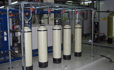 產(chǎn)水量：0.25噸/小時(shí)-0.5噸/小時(shí)-1噸/小時(shí)--到1000噸/小時(shí)不等<br />
水質(zhì)標(biāo)準(zhǔn)：一級(jí)純水，二級(jí)純水，三級(jí)純水，超純水<br />
電導(dǎo)率：最小0.056μS/cm<br />
電阻：最大18.25MΩ.cm